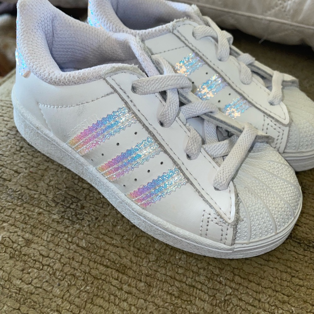 ADIDAS girls ortholite irredescent 7K size..EUC like brand new!!!